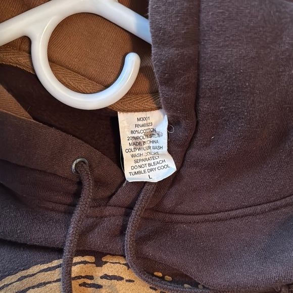 Brown Pullover Hoodie with Circular Design - Picture 5 of 5